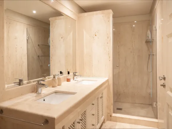 Exclusive Ground-Floor Apartment in Doncella Beach, Estepona