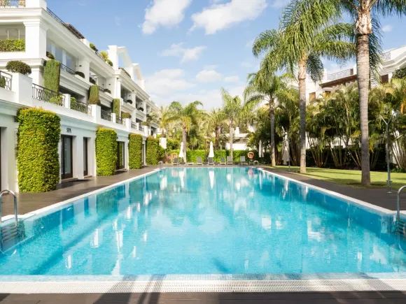 Exclusive Ground-Floor Apartment in Doncella Beach, Estepona