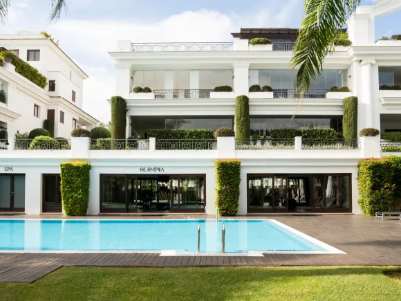 Exclusive Ground-Floor Apartment in Doncella Beach, Estepona