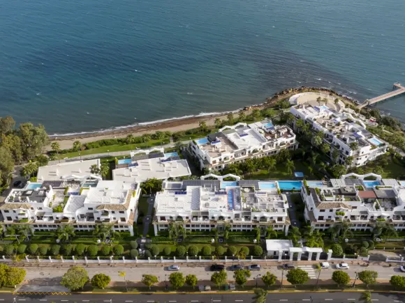 Exclusive Ground-Floor Apartment in Doncella Beach, Estepona