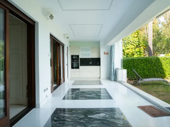 Exclusive Ground-Floor Apartment in Doncella Beach, Estepona