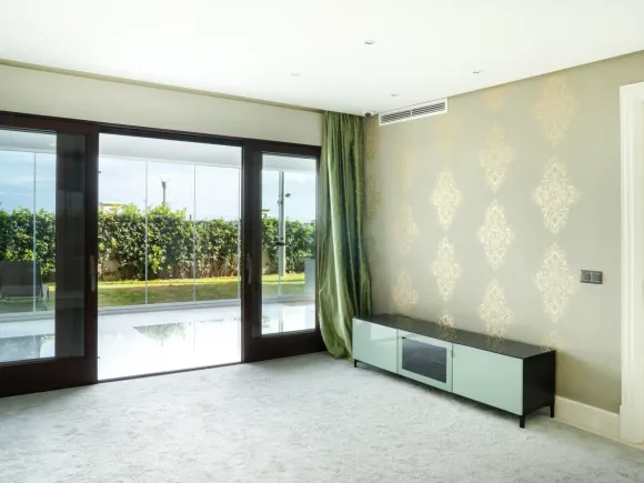 Exclusive Ground-Floor Apartment in Doncella Beach, Estepona