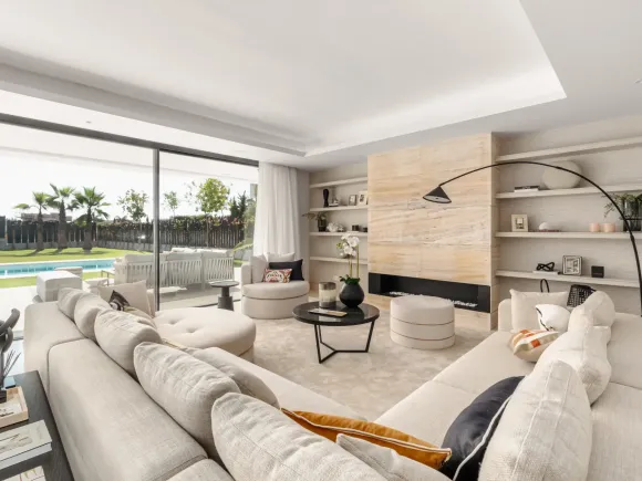 CONTEMPORARY 5-BEDROOM VILLA IN LOMAS DEL VIRREY IN MARBELLA'S GOLDEN MILE