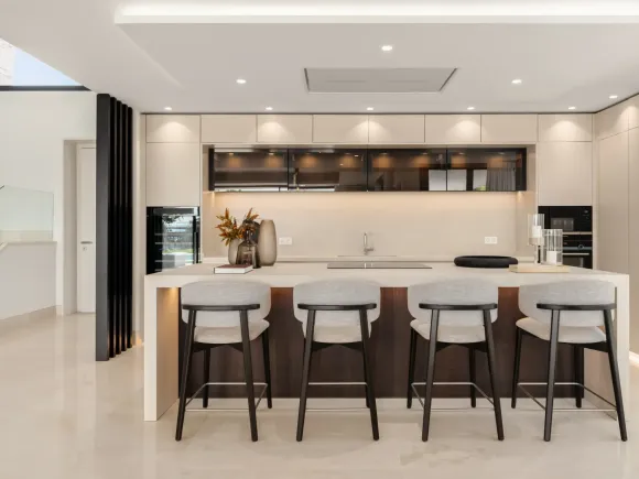 CONTEMPORARY 5-BEDROOM VILLA IN LOMAS DEL VIRREY IN MARBELLA'S GOLDEN MILE