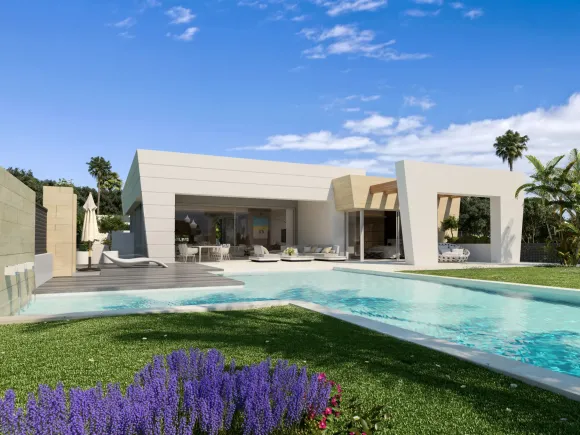 Fantastic opportunity on one of the few remaining self-contained plots available in Marbella