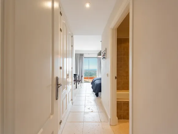 Penthouse for sale in Royal Flamingos, Benahavis