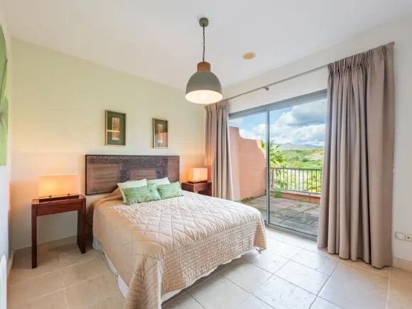 Penthouse for sale in Royal Flamingos, Benahavis