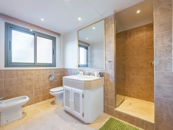Penthouse for sale in Royal Flamingos, Benahavis