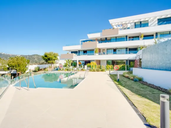Ground Floor Apartment for sale in Artola, Marbella