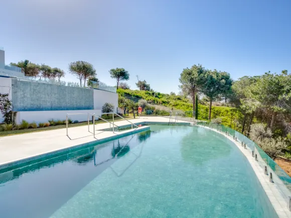 Ground Floor Apartment for sale in Artola, Marbella