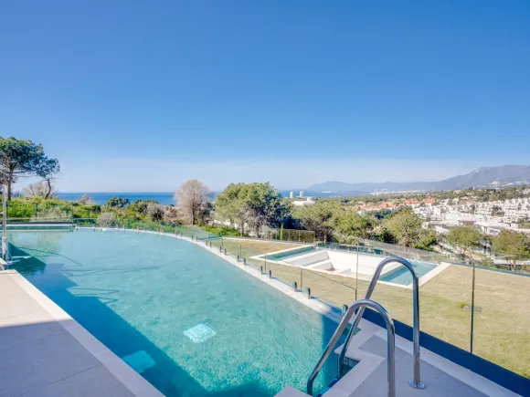 Ground Floor Apartment for sale in Artola, Marbella