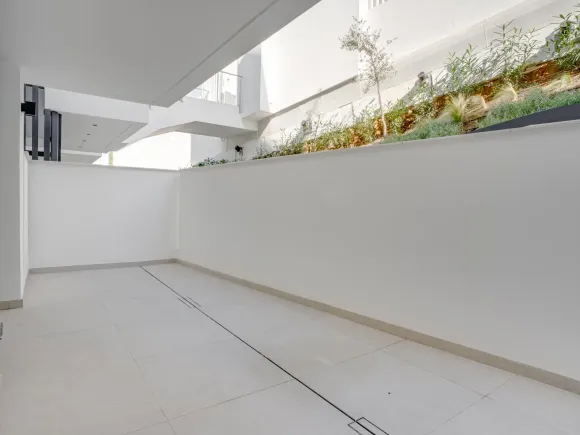 Ground Floor Apartment for sale in Artola, Marbella