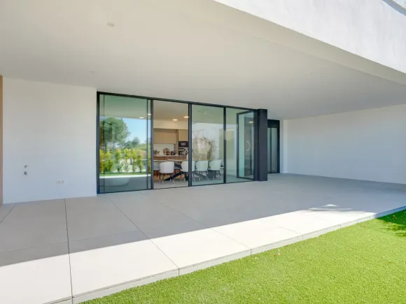 Ground Floor Apartment for sale in Artola, Marbella