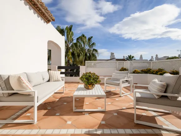 Duplex Penthouse for sale in Marina Puente Romano, Marbella