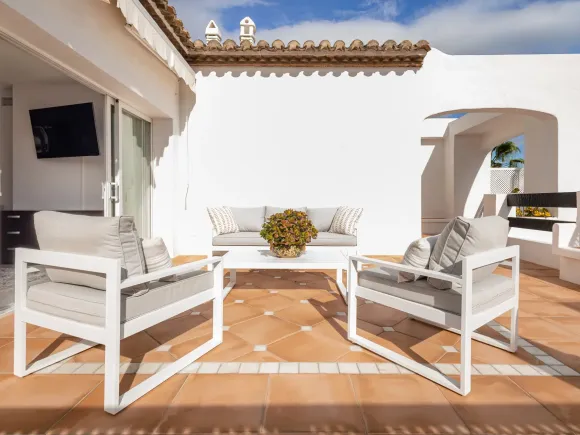 Duplex Penthouse for sale in Marina Puente Romano, Marbella