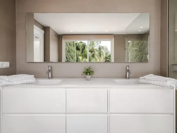 Duplex Penthouse for sale in Marina Puente Romano, Marbella