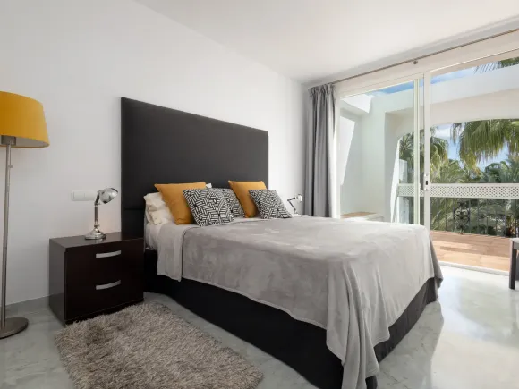 Duplex Penthouse for sale in Marina Puente Romano, Marbella
