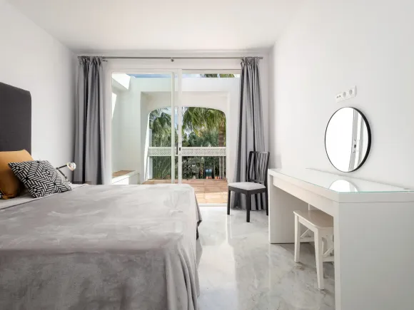 Duplex Penthouse for sale in Marina Puente Romano, Marbella