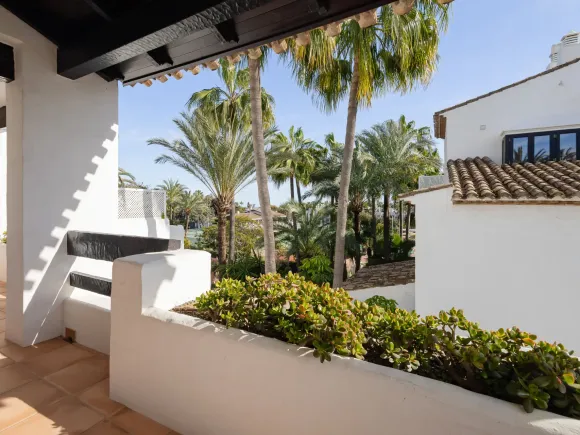 Duplex Penthouse for sale in Marina Puente Romano, Marbella
