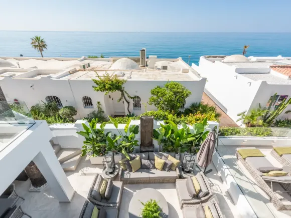 Town House for sale in El Oasis Club, Marbella