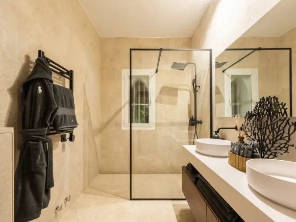 Town House for sale in El Oasis Club, Marbella