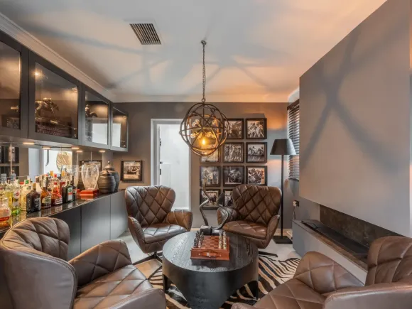 Town House for sale in El Oasis Club, Marbella