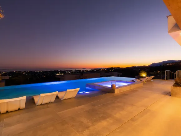THE HILLS 10