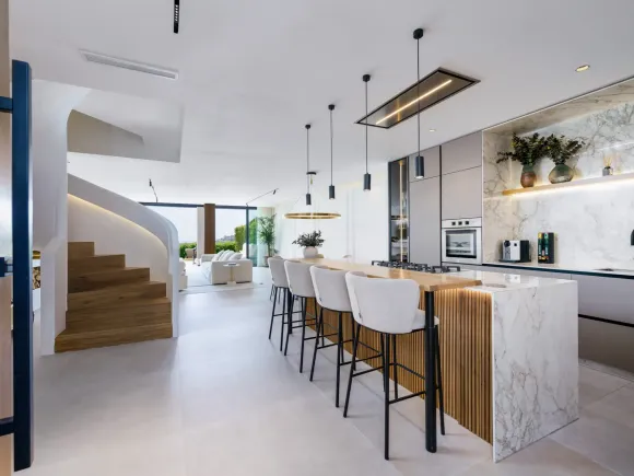 Elegant Renovated Townhouse on Frontline La Quinta Golf with Spectacular Views