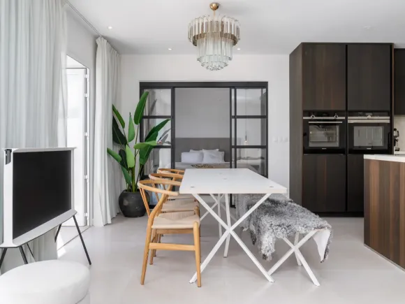 Elegant 3-Bedroom Penthouse with Panoramic Views in La Quinta, Marbella