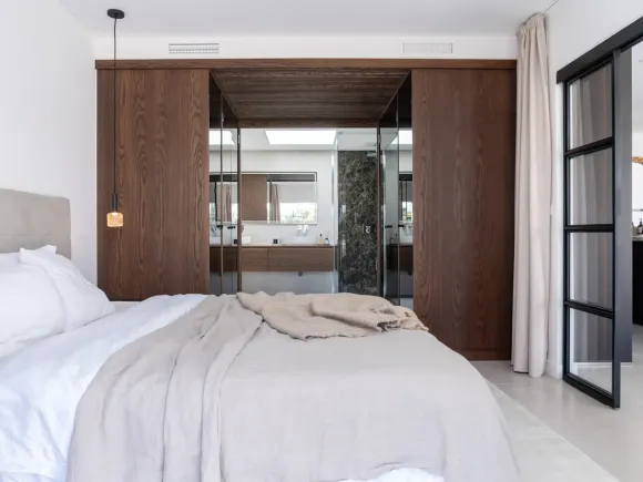 Elegant 3-Bedroom Penthouse with Panoramic Views in La Quinta, Marbella