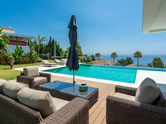 Luxury Villa with Panoramic Sea Views in La Paloma, Manilva