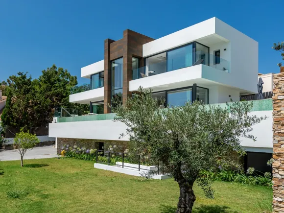 Luxury Villa with Panoramic Sea Views in La Paloma, Manilva