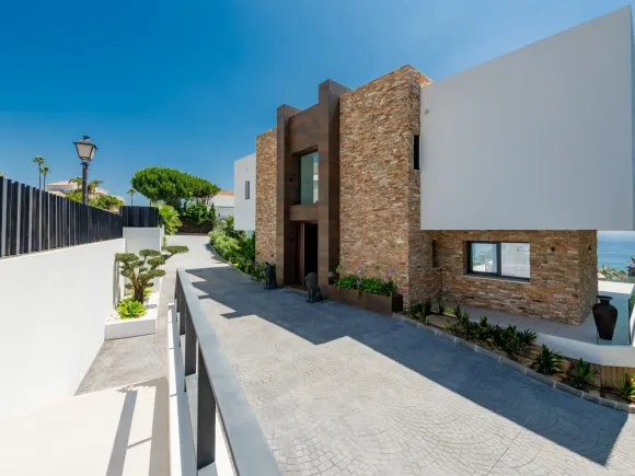 Luxury Villa with Panoramic Sea Views in La Paloma, Manilva