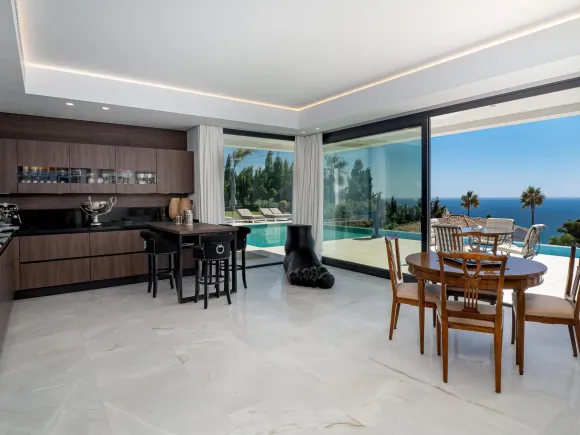 Luxury Villa with Panoramic Sea Views in La Paloma, Manilva