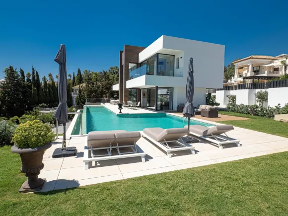 Luxury Villa with Panoramic Sea Views in La Paloma, Manilva