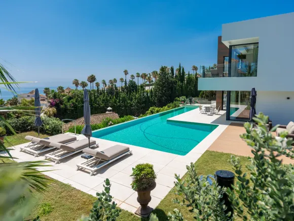 Luxury Villa with Panoramic Sea Views in La Paloma, Manilva