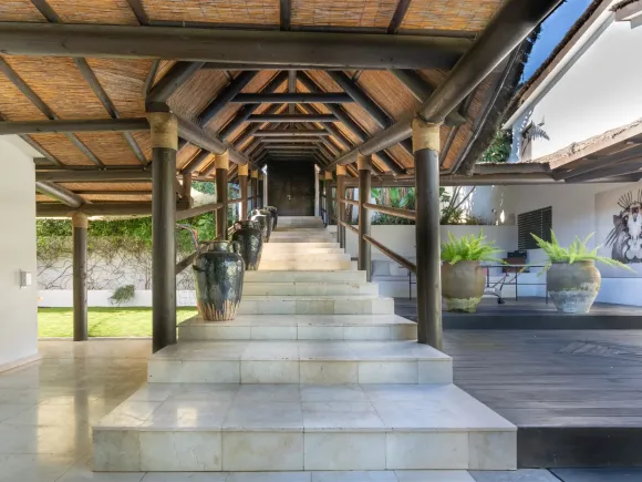 VILLA BALI