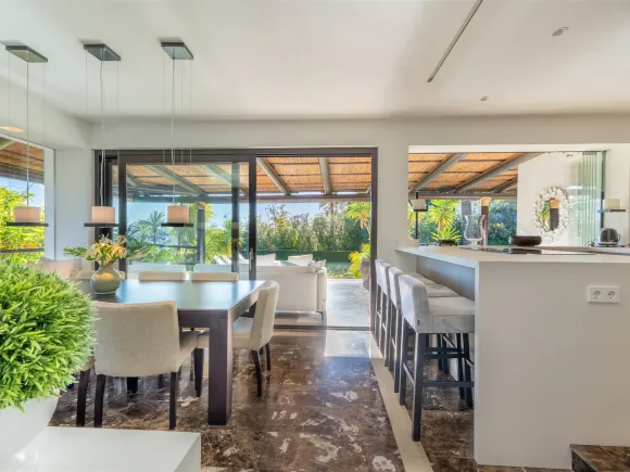 VILLA BALI