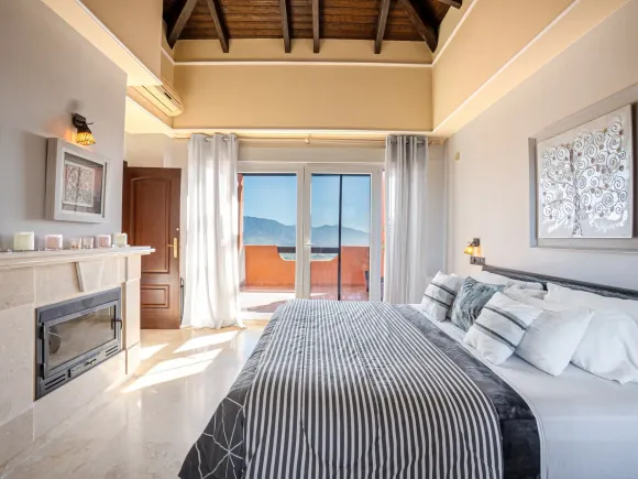 Duplex Penthouse in Marbella East