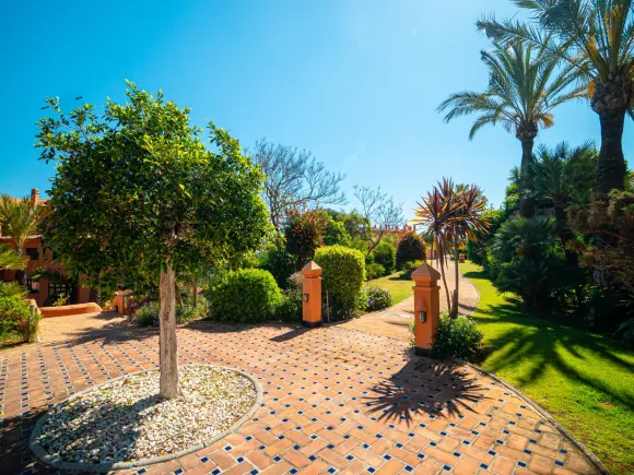 Duplex Penthouse in Marbella East