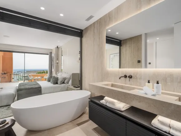 Sophisticated 4-Bedroom Residence in Les Belvederes – Luxury Living in Marbella