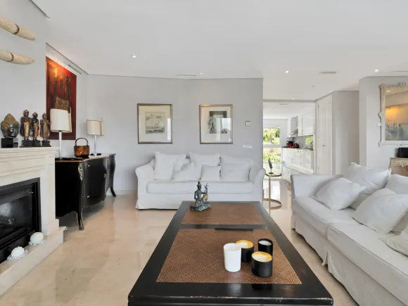 Exquisite Three-Bedroom Duplex Penthouse with Panoramic Views in Marbella