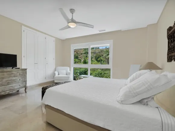 Exquisite Three-Bedroom Duplex Penthouse with Panoramic Views in Marbella