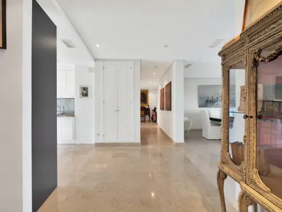Exquisite Three-Bedroom Duplex Penthouse with Panoramic Views in Marbella
