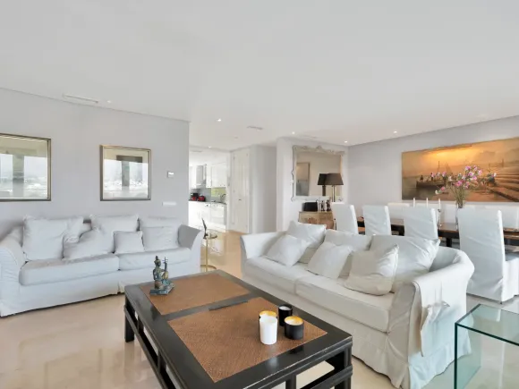 Exquisite Three-Bedroom Duplex Penthouse with Panoramic Views in Marbella