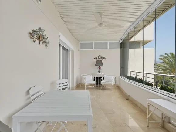 Exquisite Three-Bedroom Duplex Penthouse with Panoramic Views in Marbella