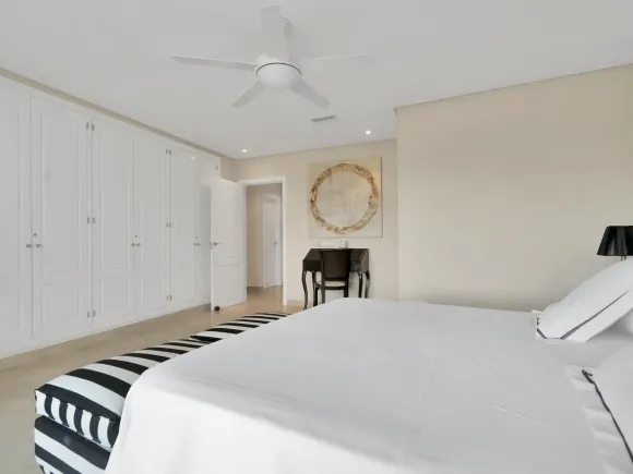 Exquisite Three-Bedroom Duplex Penthouse with Panoramic Views in Marbella