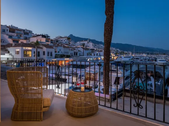 Luxury Renovated Frontline Apartment with Panoramic Views in Benabola, Puerto Banús