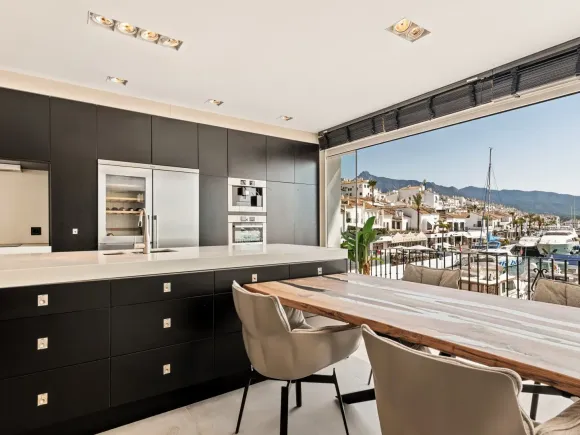 Luxury Renovated Frontline Apartment with Panoramic Views in Benabola, Puerto Banús