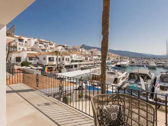 Luxury Renovated Frontline Apartment with Panoramic Views in Benabola, Puerto Banús
